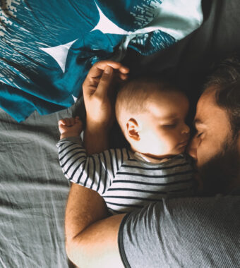 Le congé paternité : bien préparer l&rsquo;arrivée de bébé